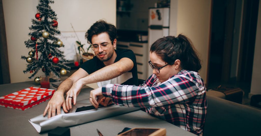 découvrez des activités de noël amusantes et créatives pour toute la famille. des idées de bricolage, des recettes savoureuses et des jeux festifs qui rendront votre saison des fêtes mémorable.